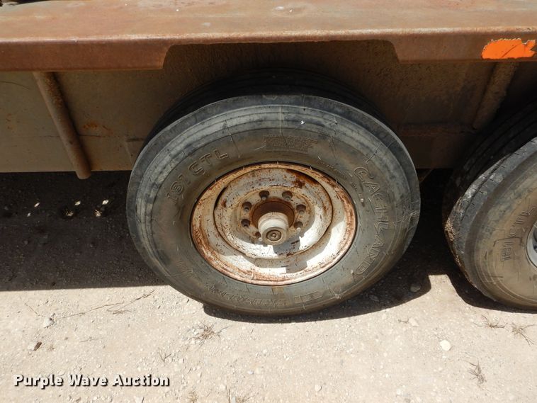 image for item HS9641 1993 WW livestock trailer