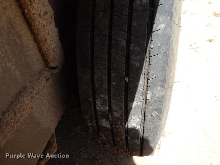 image for item HS9641 1993 WW livestock trailer