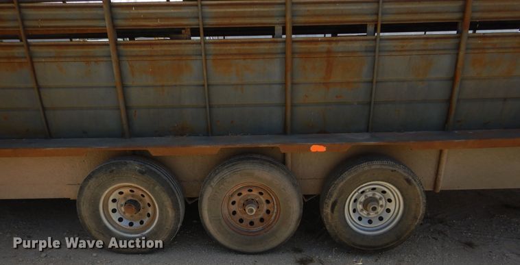 image for item HS9641 1993 WW livestock trailer