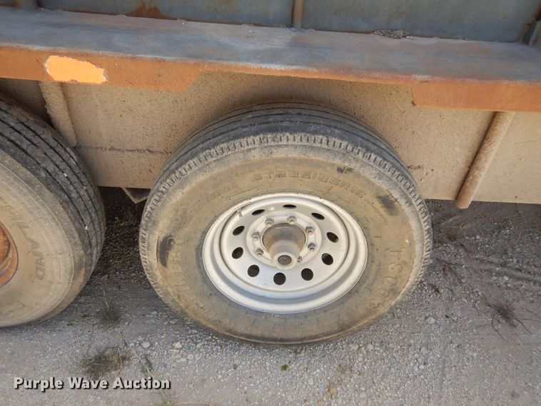 image for item HS9641 1993 WW livestock trailer