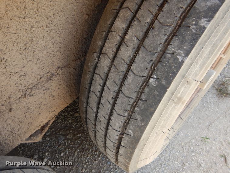 image for item HS9641 1993 WW livestock trailer