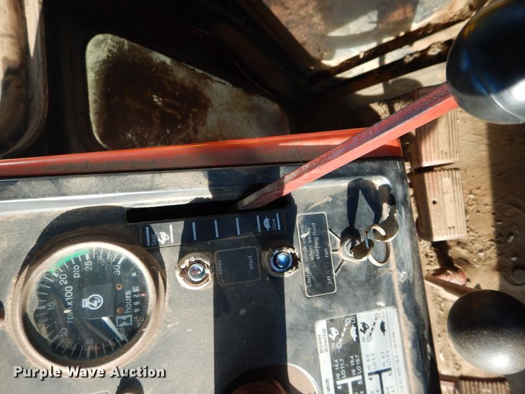 image for item HS9665 1977 Allis Chalmers AC7060  tractor