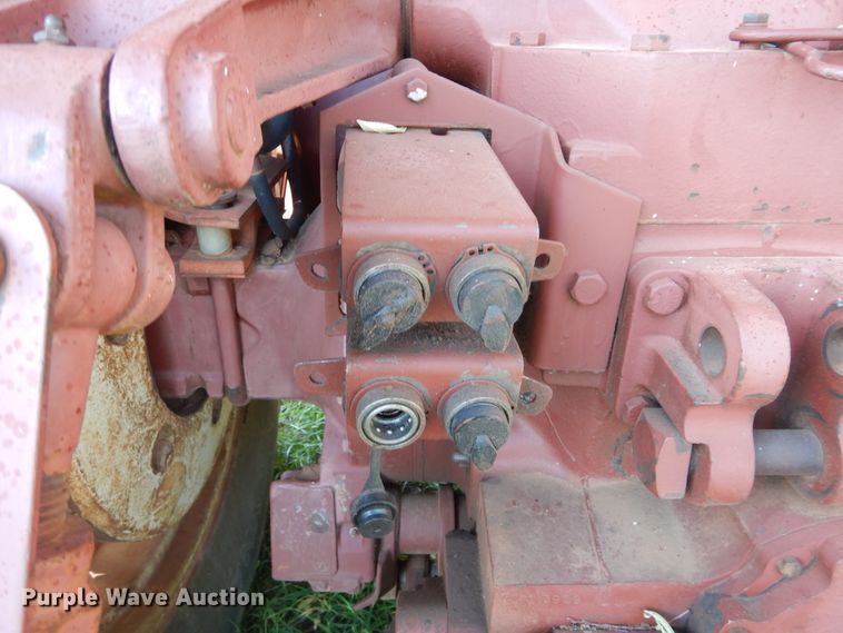 image for item HS9665 1977 Allis Chalmers AC7060  tractor