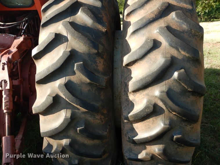 image for item HS9665 1977 Allis Chalmers AC7060  tractor