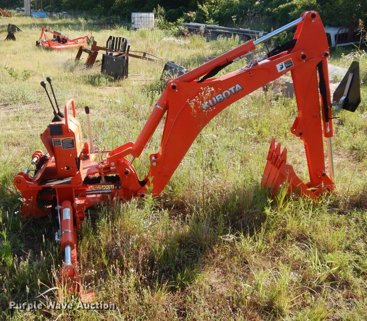 image for item HS9667 Kubota BT820 backhoe attachment