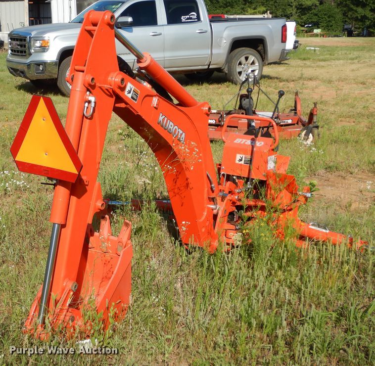 image for item HS9667 Kubota BT820 backhoe attachment