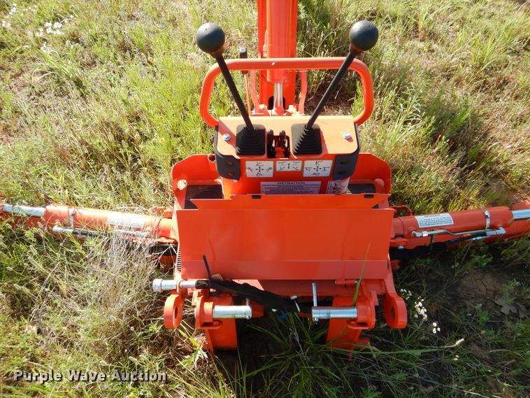 image for item HS9667 Kubota BT820 backhoe attachment