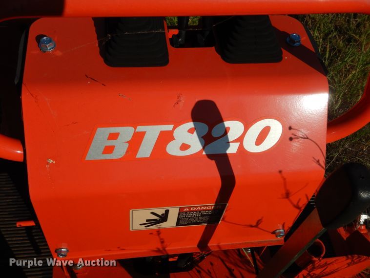 image for item HS9667 Kubota BT820 backhoe attachment