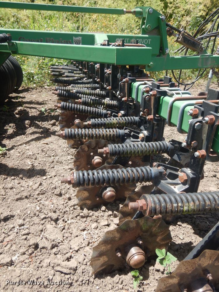 image for item HS9683 Great Plains Solid Stand 15 grain drill