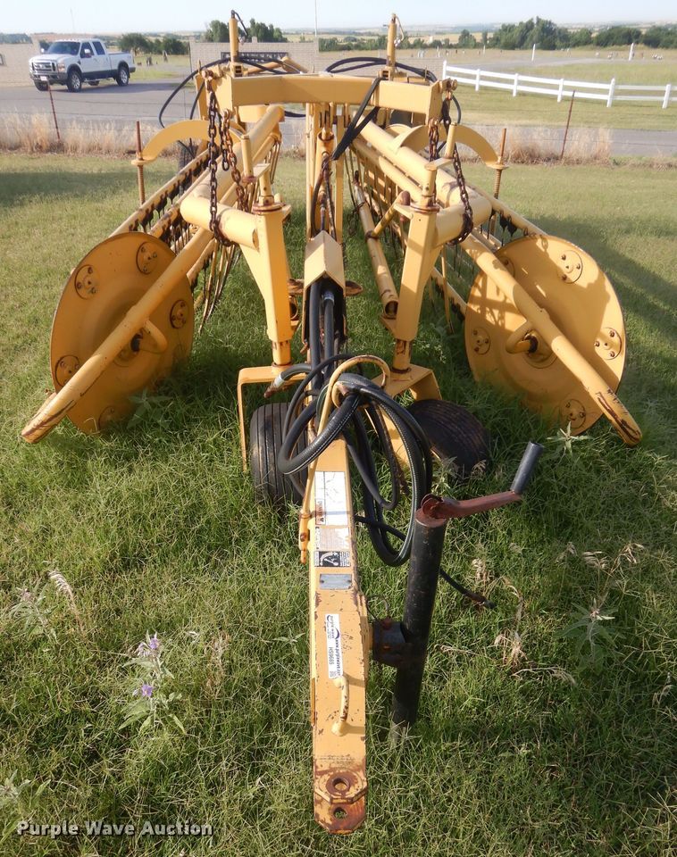 image for item HS9685 Vermeer R23 hay rake