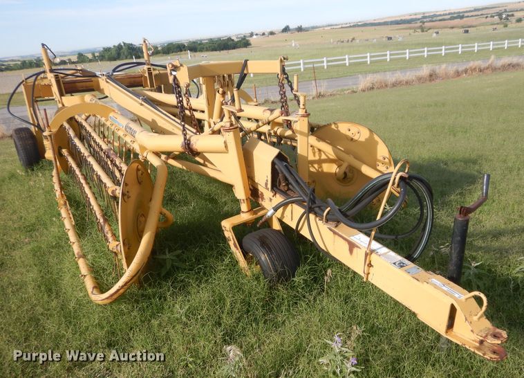 image for item HS9685 Vermeer R23 hay rake