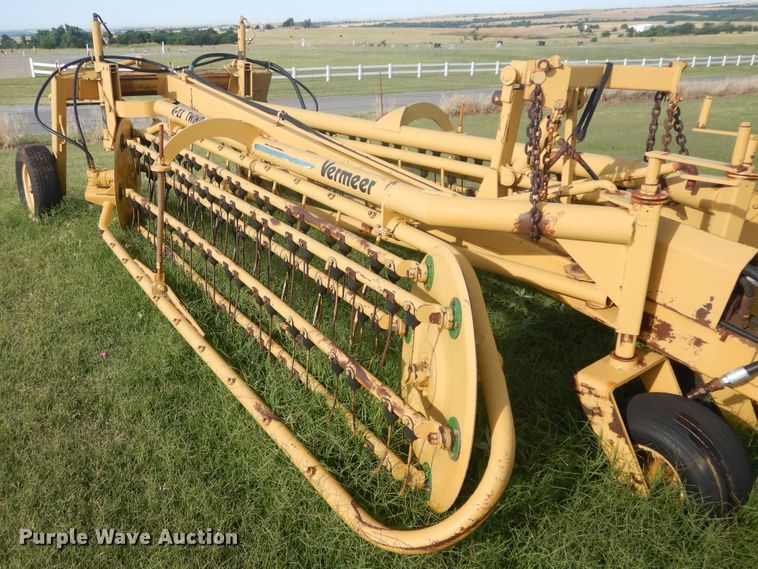 image for item HS9685 Vermeer R23 hay rake