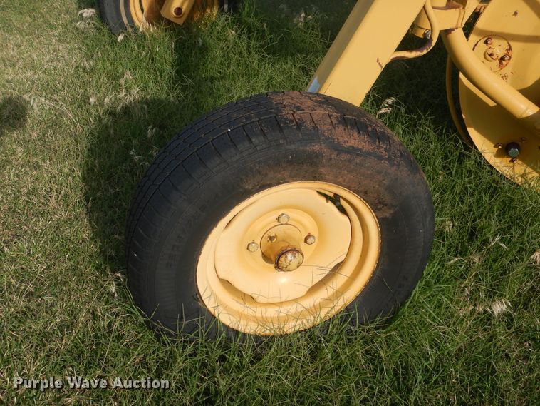 image for item HS9685 Vermeer R23 hay rake