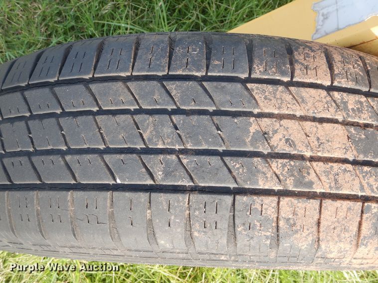 image for item HS9685 Vermeer R23 hay rake