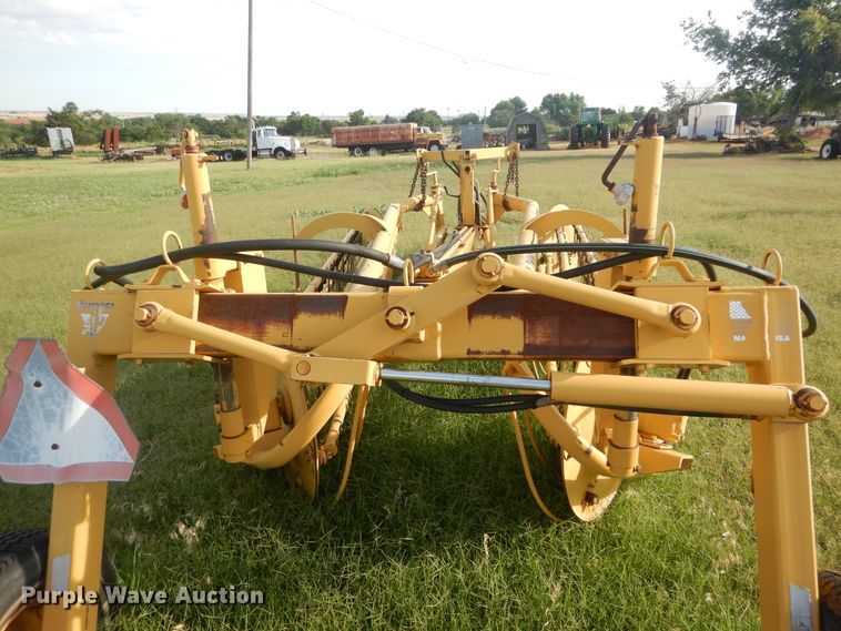 image for item HS9685 Vermeer R23 hay rake