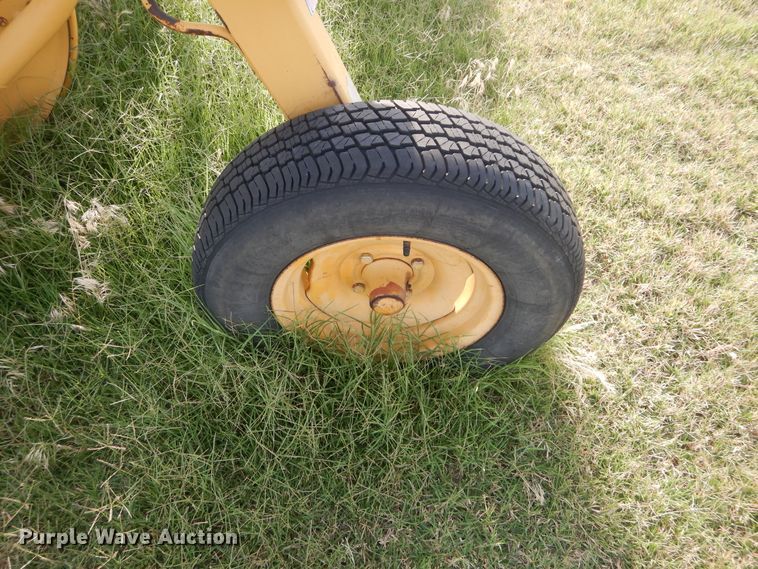 image for item HS9685 Vermeer R23 hay rake