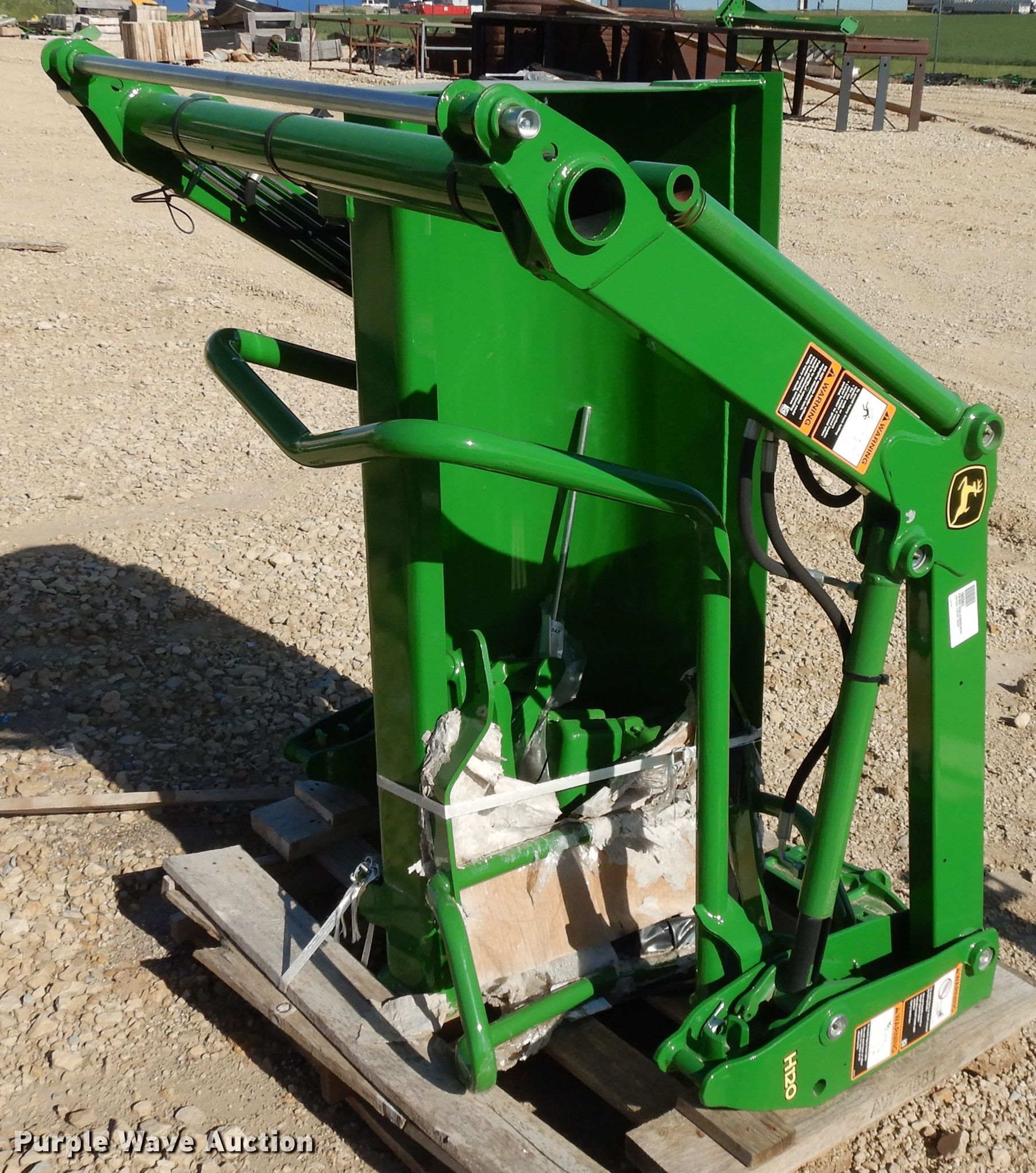 2017 John Deere H120 loader in Abilene, KS Item DG7805 sold Purple Wave