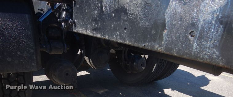 image for item DC4512 2006 Volvo VN  semi truck