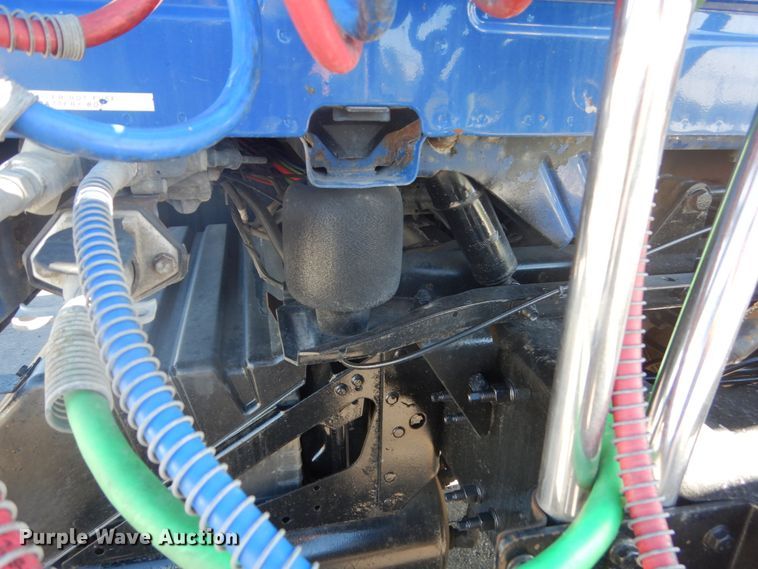 image for item DC4512 2006 Volvo VN  semi truck