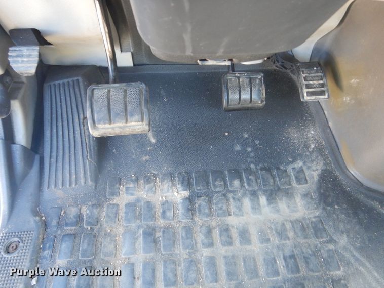 image for item DC4512 2006 Volvo VN  semi truck