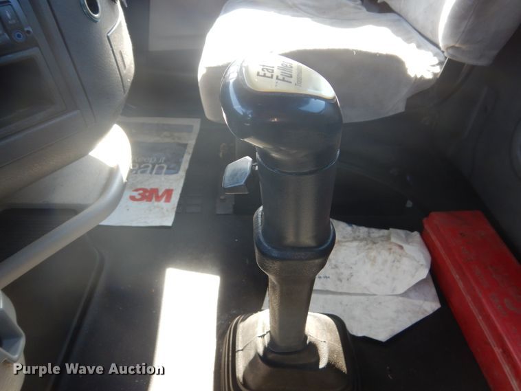 image for item DC4512 2006 Volvo VN  semi truck