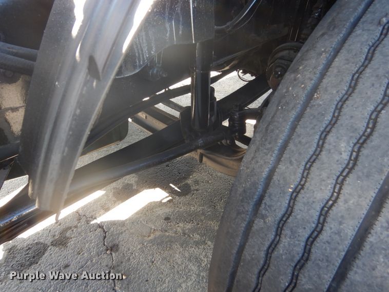 image for item DC4512 2006 Volvo VN  semi truck