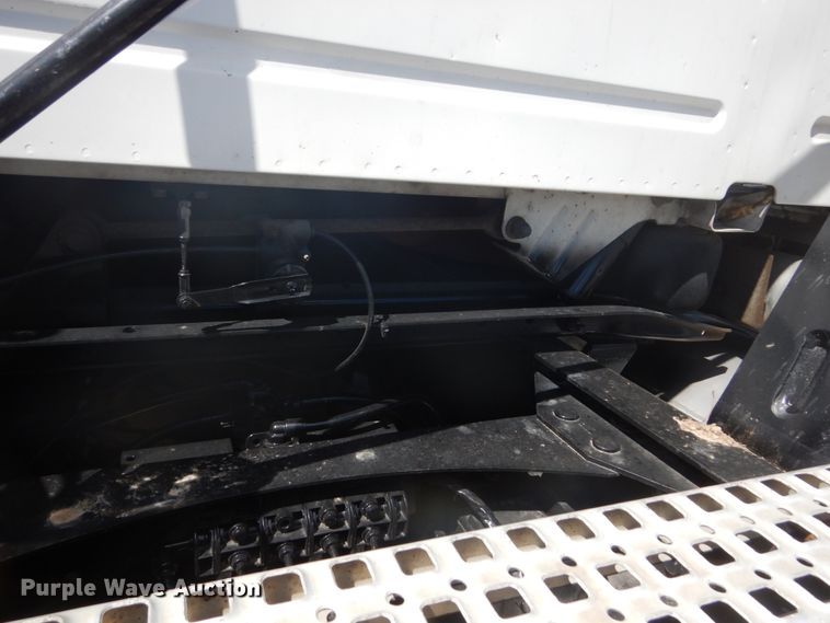 image for item DC4514 2007 Volvo VN  semi truck