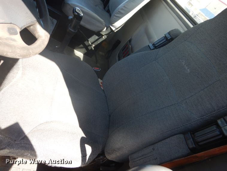 image for item DC4514 2007 Volvo VN  semi truck