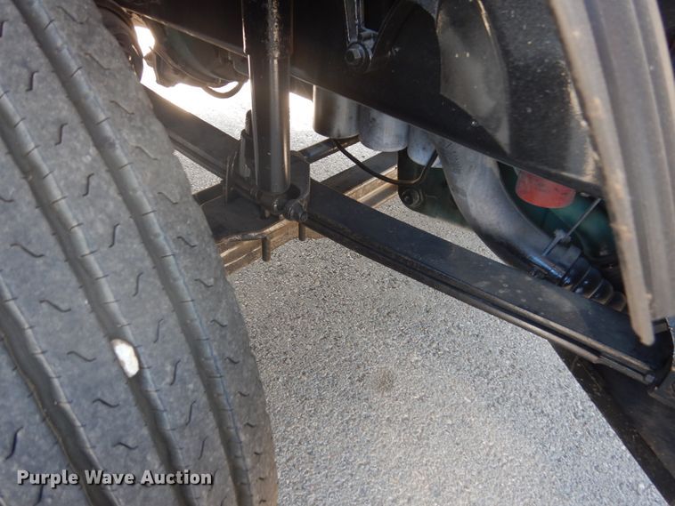 image for item DC4514 2007 Volvo VN  semi truck