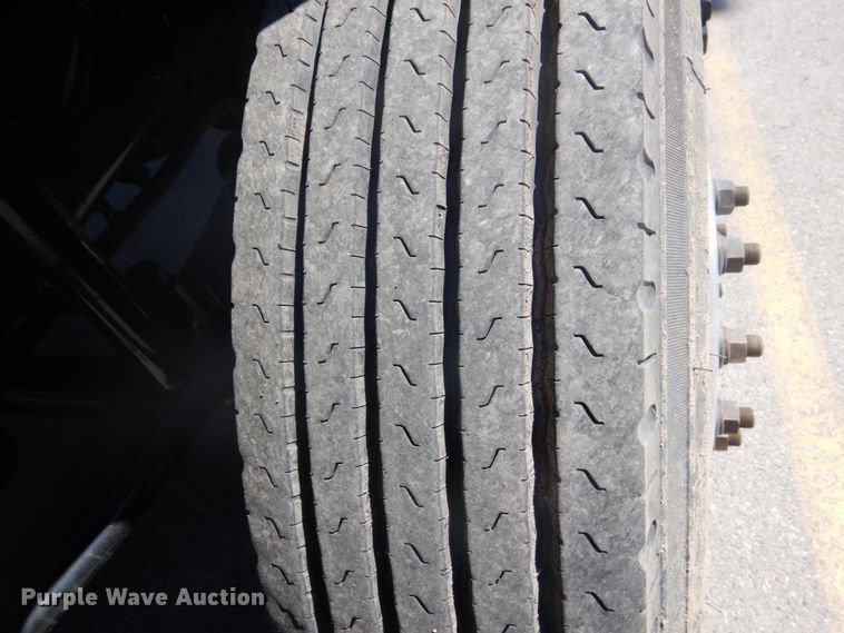 image for item DC4514 2007 Volvo VN  semi truck