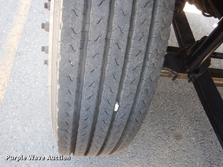 image for item DC4514 2007 Volvo VN  semi truck