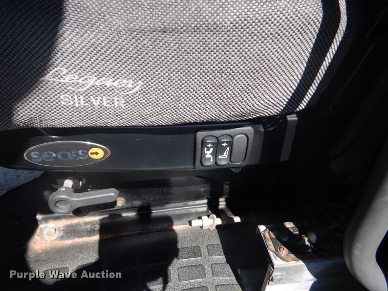 image for item DC4515 2007 Volvo VN  semi truck