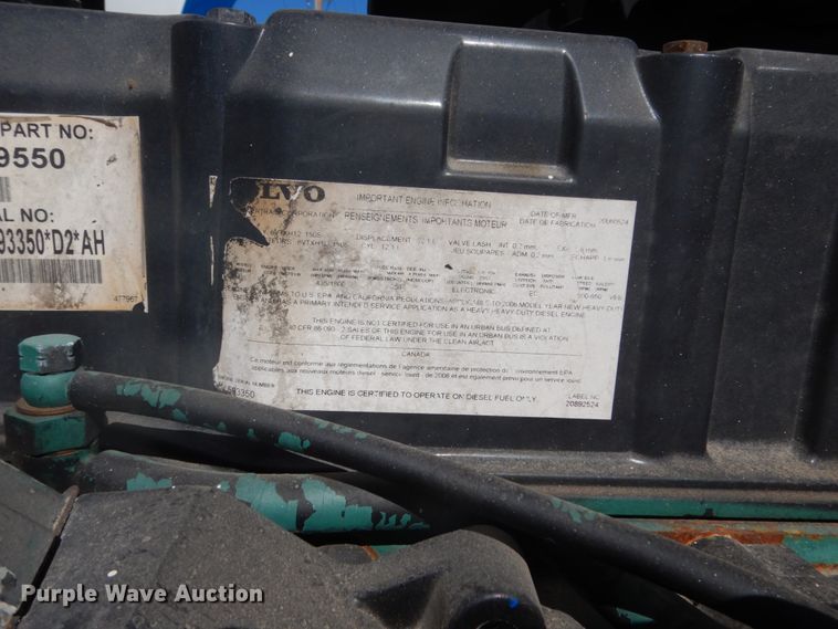 image for item DC4515 2007 Volvo VN  semi truck