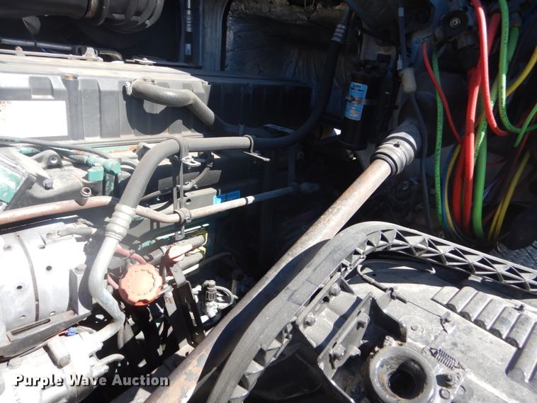 image for item DC4515 2007 Volvo VN  semi truck