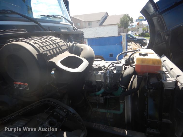 image for item DC4515 2007 Volvo VN  semi truck