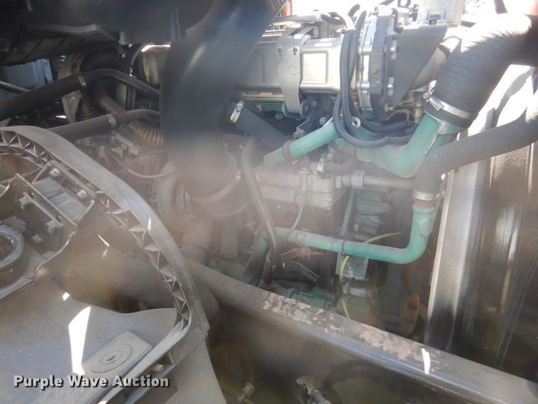 image for item DC4515 2007 Volvo VN  semi truck