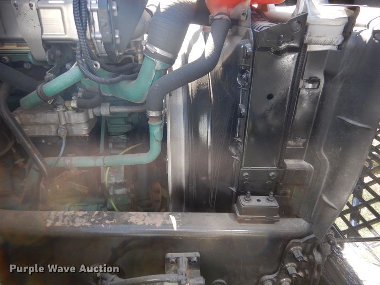 image for item DC4515 2007 Volvo VN  semi truck