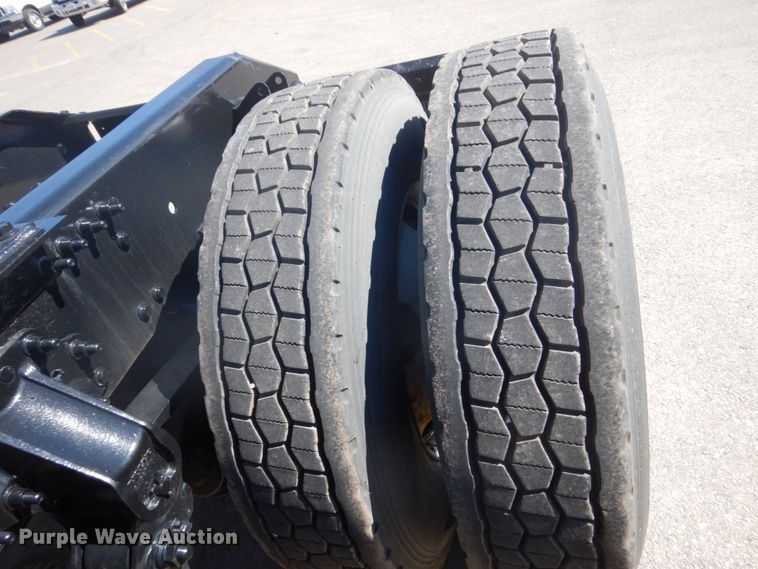 image for item DC4515 2007 Volvo VN  semi truck