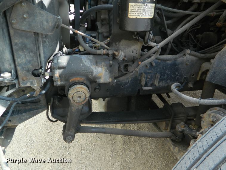 image for item DE4461 1998 International 9200  semi truck