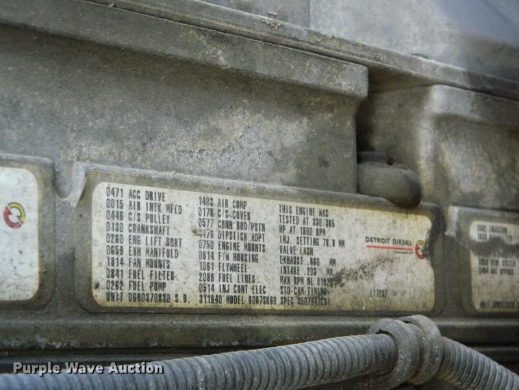 image for item DE4461 1998 International 9200  semi truck