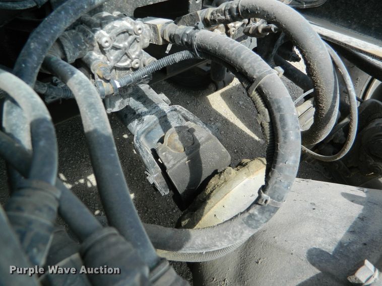 image for item DE4461 1998 International 9200  semi truck