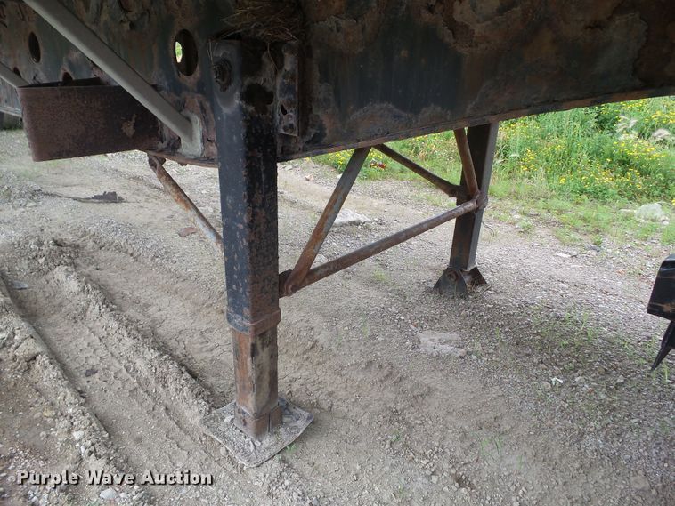 image for item DF0836 1997 Transcraft Eagle W248X102 flatbed trailer