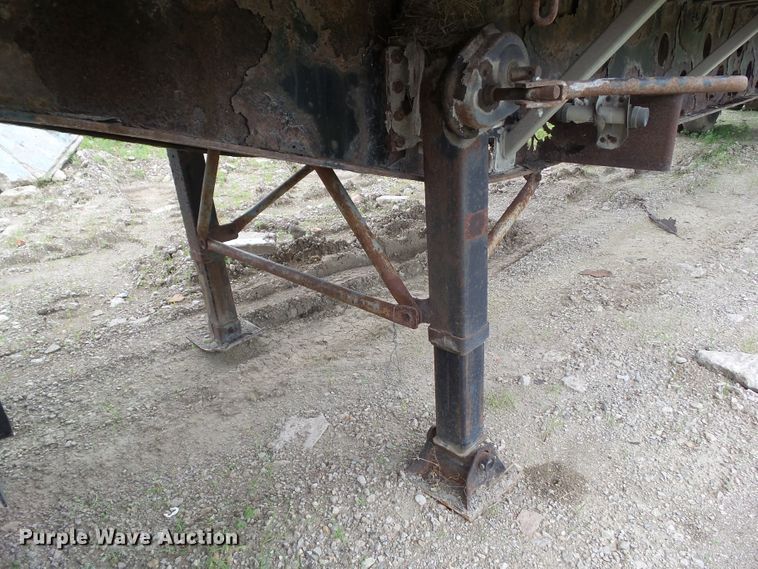 image for item DF0836 1997 Transcraft Eagle W248X102 flatbed trailer