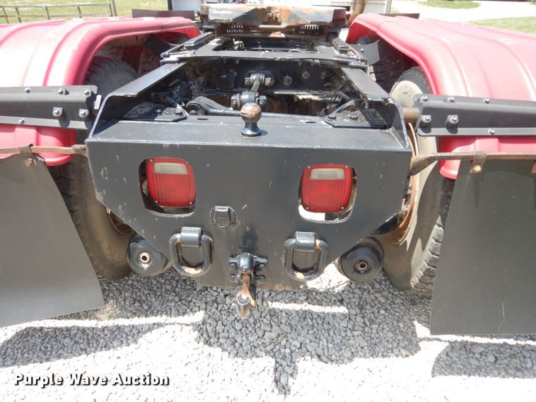 image for item DF4179 1996 Kenworth T400B  semi truck