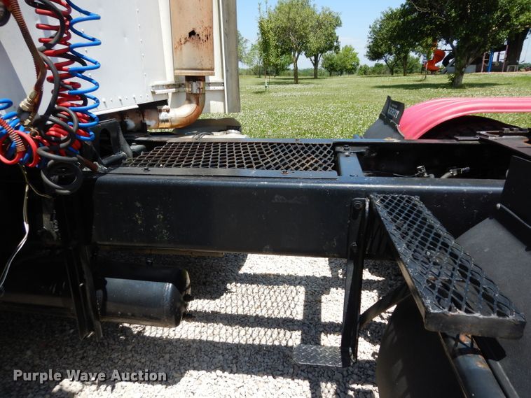 image for item DF4179 1996 Kenworth T400B  semi truck