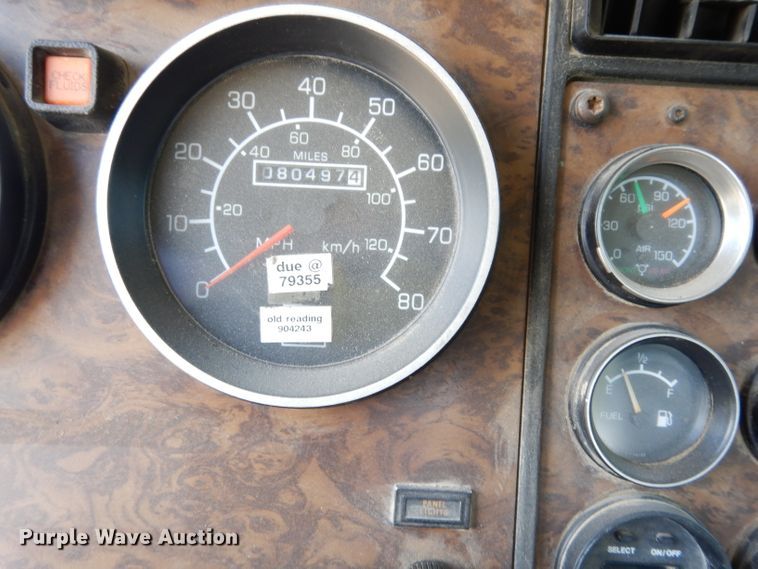 image for item DF4179 1996 Kenworth T400B  semi truck