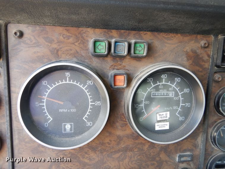 image for item DF4179 1996 Kenworth T400B  semi truck