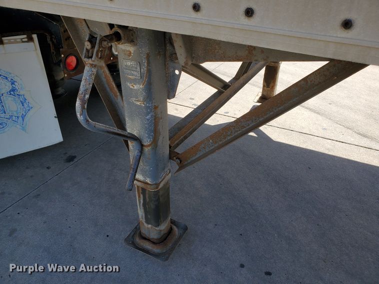 image for item DF8939 1997 Wabash SA-102FF dry van trailer