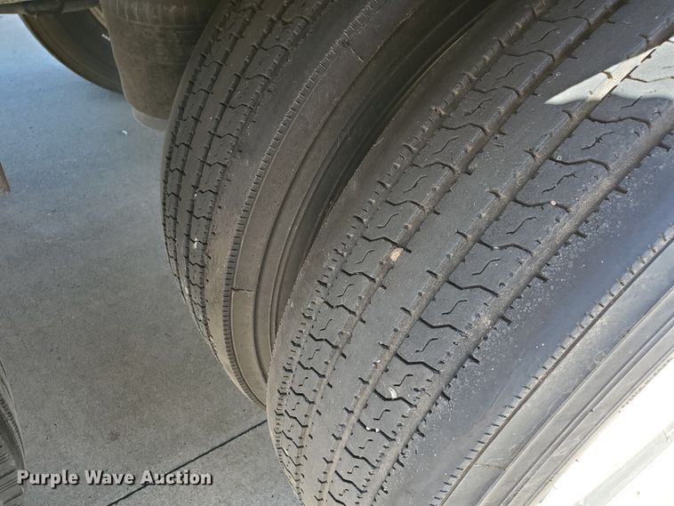 image for item DF8939 1997 Wabash SA-102FF dry van trailer