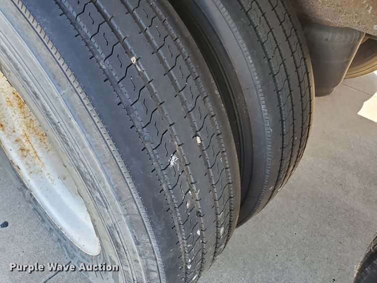 image for item DF8939 1997 Wabash SA-102FF dry van trailer